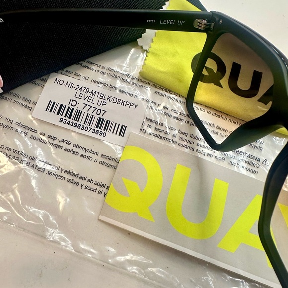 Quay Level Up Sunnies - Picture 2 of 6